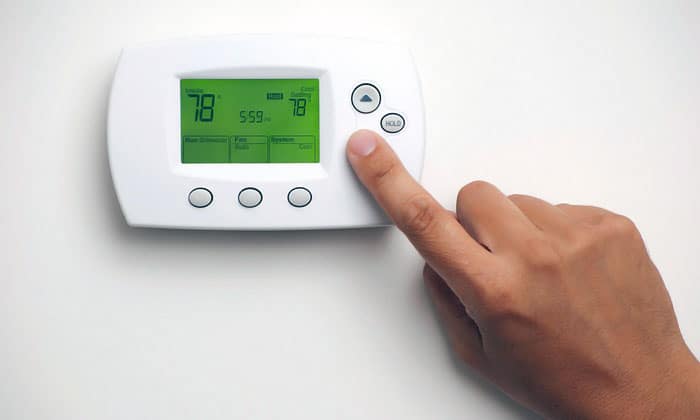 Check whether the thermostat is in setup mode or clock set