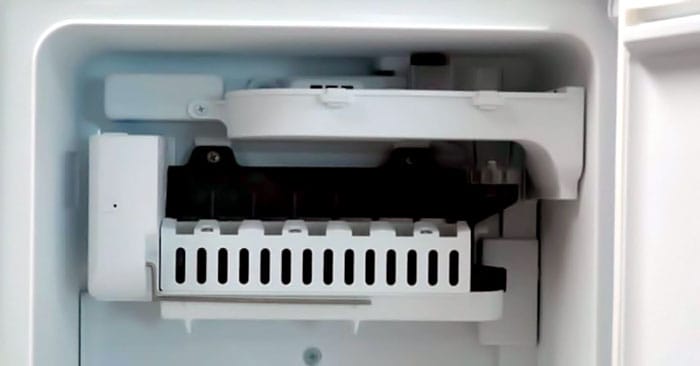 The faulty optical sensor of the ice maker